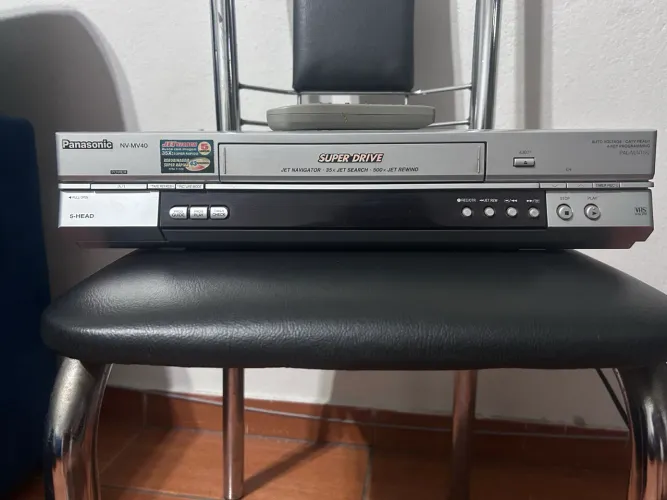 Videocassete Panasonic 5 Cabeças + Lote 20 Fitas VHS Clássicos