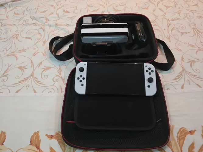 Nintendo Switch OLED + SD 256GB + Pro Controller + Jogo Naruto + Case