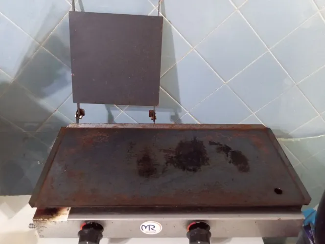 Chapa a gás para lanches