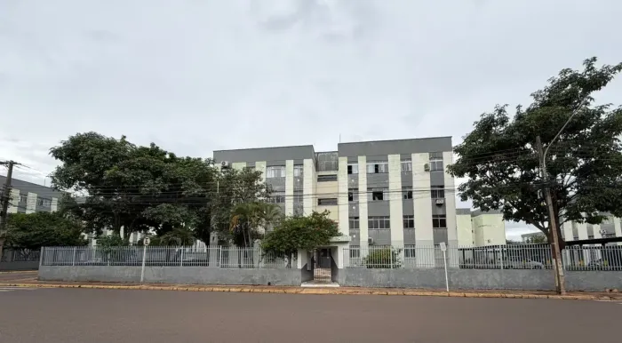 Apartamento térreo com 2 quartos no Jardim Petrópolis em Campo Grande - MS