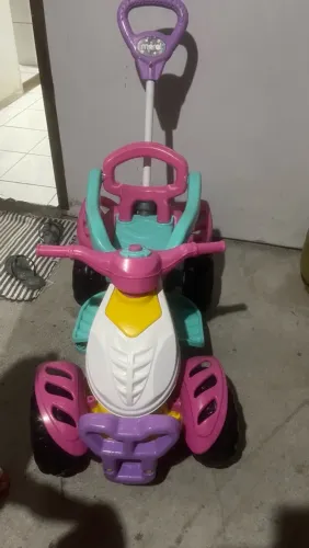 Motoca/quadriciclo infantil