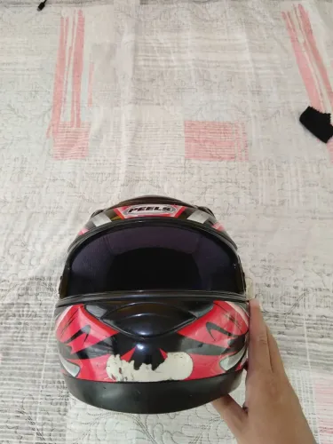 Capacete sem viseira 