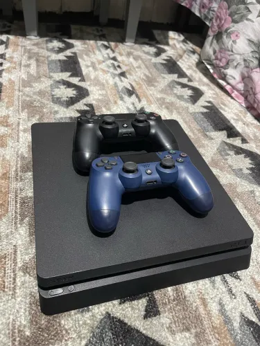 Ps4 slim 