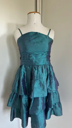 Vestido de Festa Azul-Petróleo Metalizado com Babados P/M