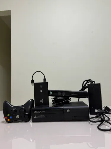 Xbox 360 desbloqueado + 73 jogos no HD + 1 kinect + 1 controle original