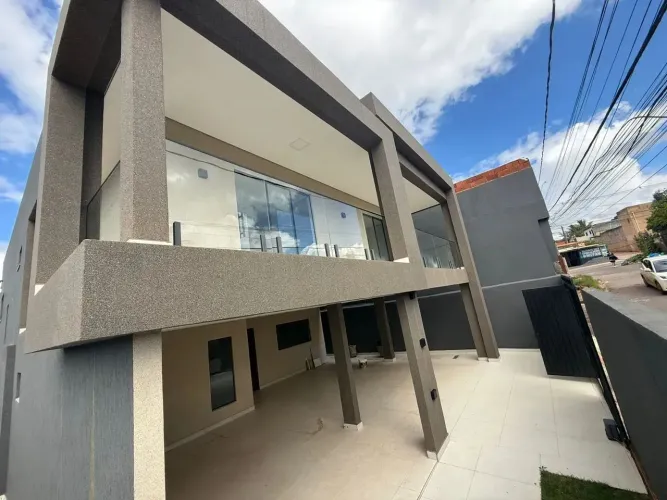 Excelente Sobrado no Setor Habitacional Vicente Pires  Trecho 3