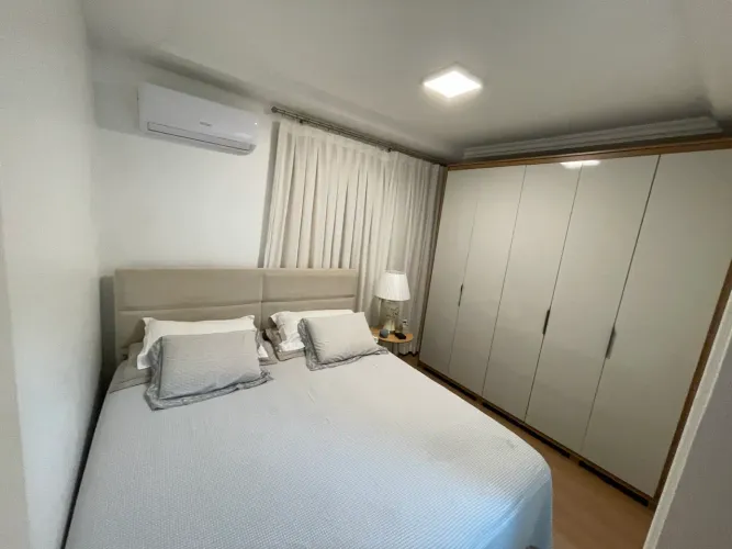 Cama king size + box com cabeceira