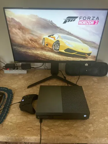 XBox One Barato S " Edição Especial" Usado