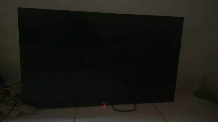 Tv smart 32 polegadas AOC Roku com controle remoto 