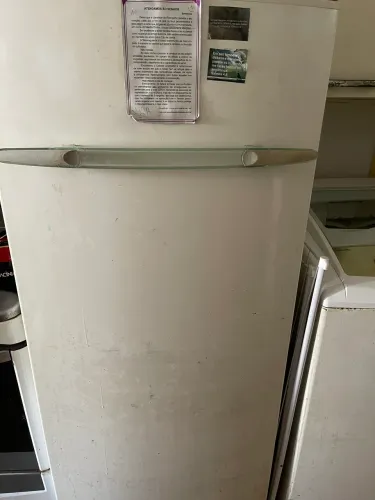 Geladeira Brastemp branca parou de gelar motor bom