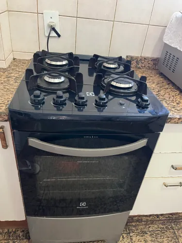 Fogão Electrolux Preto/Prata - Modelo: 52LSV.