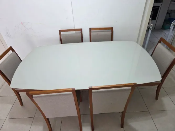 Mesa de Jantar Herval 1,90m com 6 cadeiras de madeira