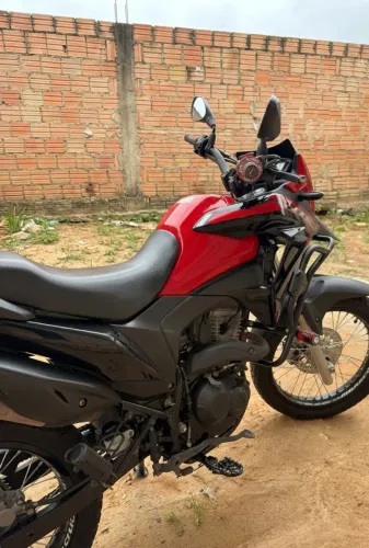Vende-se uma XRE 190 muito bem conservada