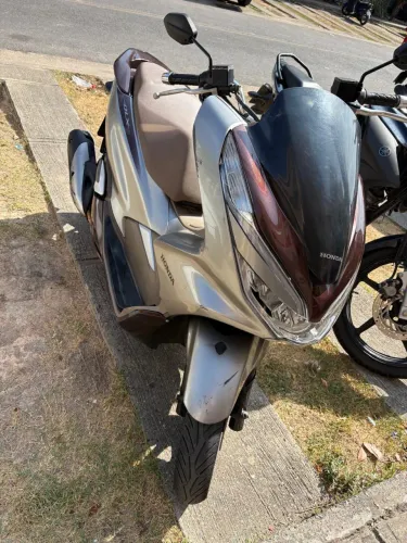 VENDO PCX ANO 2022