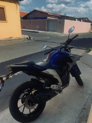 FZ 25 2020 PRA VENDER LOGO