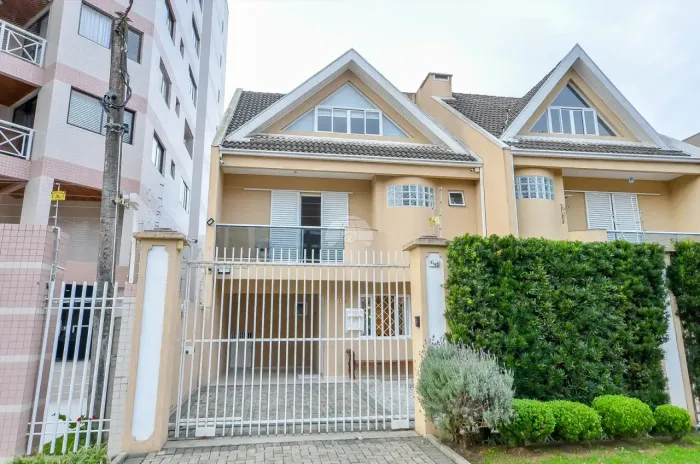 Sobrado Residencial para Venda no Bairro Bacacheri