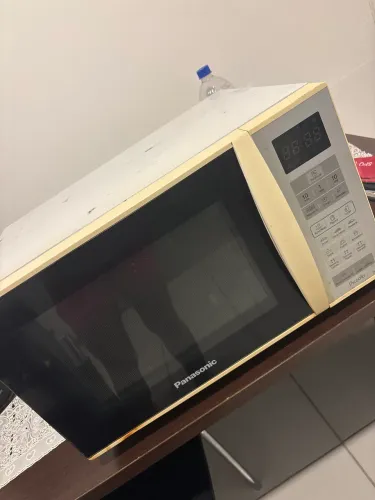 Vendo microondas para peças ele liga mas não está esquentando 