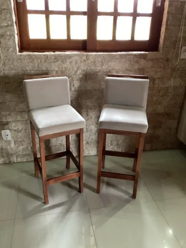 Lindas Banquetas, em excelente estado.
