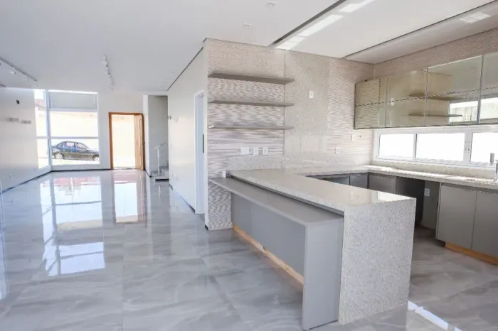 Sobrado de 214 m² com 3 Suítes para alugar, por R$ 9.800/mês no Jardins Barcelona em Senad