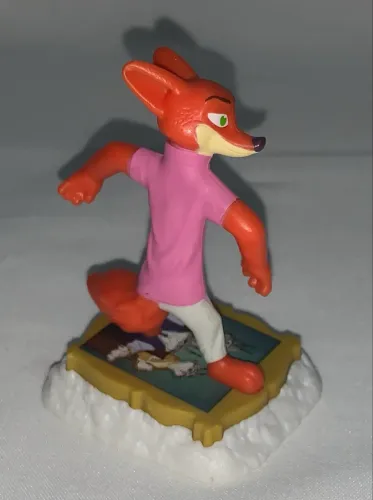 boneco Nick Wilde Zootopia 2 Mc Donalds impecável raro