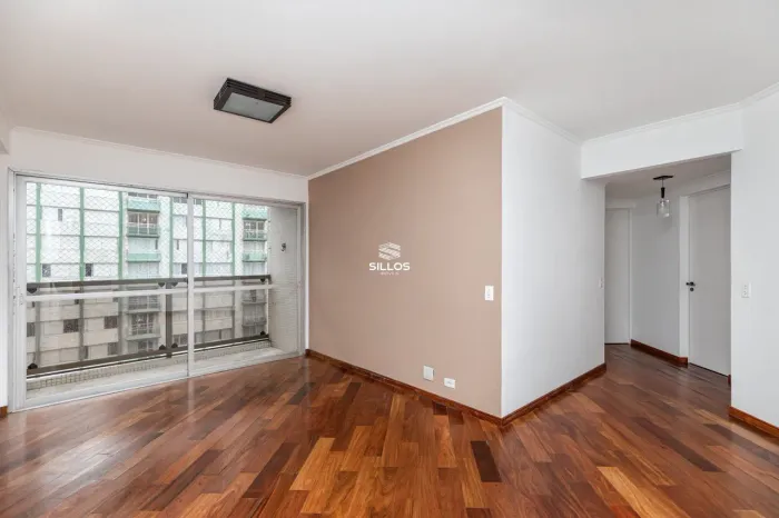 Apartamento para venda com 3 quartos no Centro em Curitiba