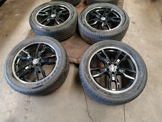 Jogo de roda Ford Edge 2011 ARO 20 com pneus