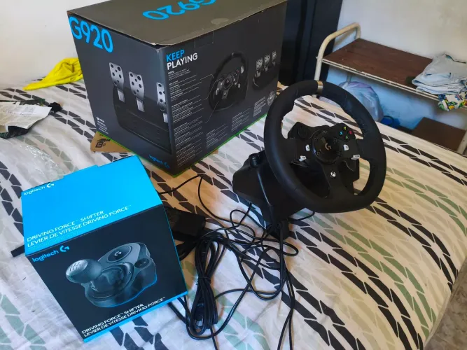 VOLANTE G920 COM PEDAL + CÂMBIO(Contém caixa)