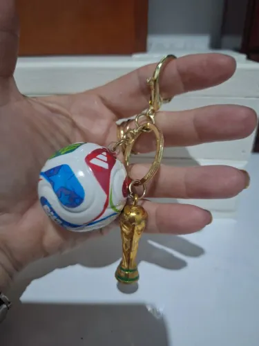 Chaveiro com a bola da copa