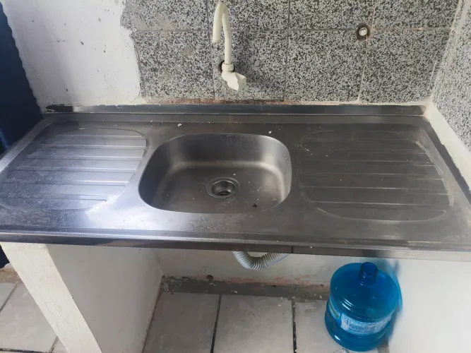 3 Pia aço inox 1,50 R$100 cada