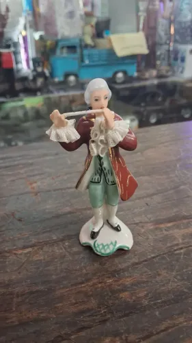 Flautista REBIS antiga escultura em porcelana ,