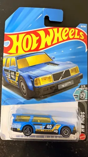 Hot Wheels Volvo 240 Drift Wagon 2026 Lacrado 1:64