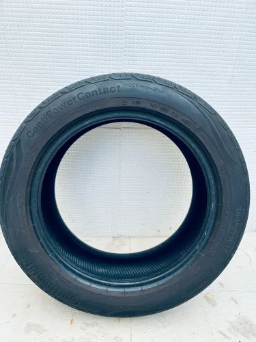 Vendo 2 Pneus Continental usados 