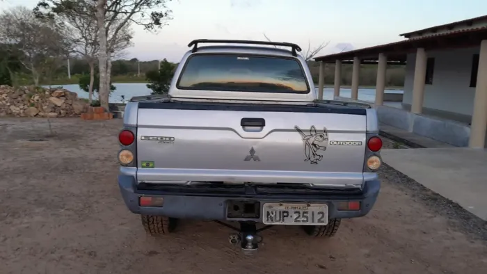 Mitsubishi L200 Outdoor HPE 2.5 4X4 CD T.dies. Mec. 2010