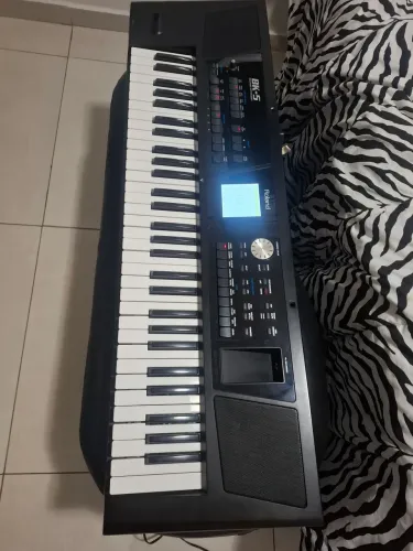 TECLADO ROLAND BK5