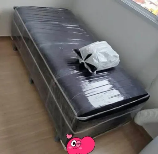 Cama box solteiro R$280 bem confortável
