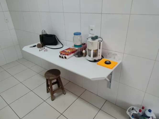 Mesa suspensa
