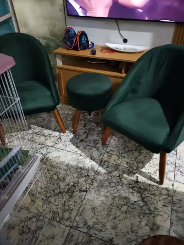 Conjunto com duas poltronas novas