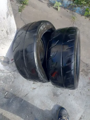 Pneus aro 15 toyo
