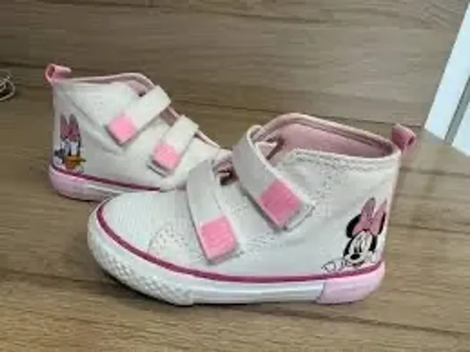 Tenis infantil de menina tamanho 24 impecável