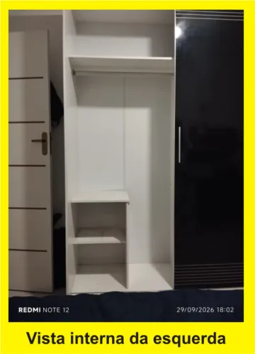Guarda roupas de casal com 3 portas de correr