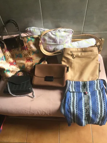 Todas bolsas em estado de nova por oferta 