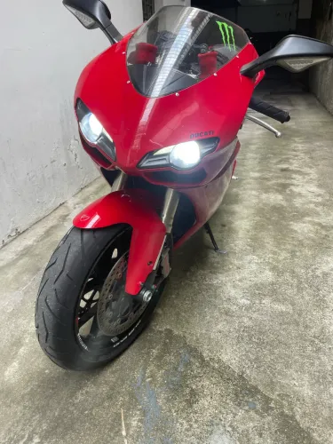 Moto Esportiva Ducati Pequena Avaria