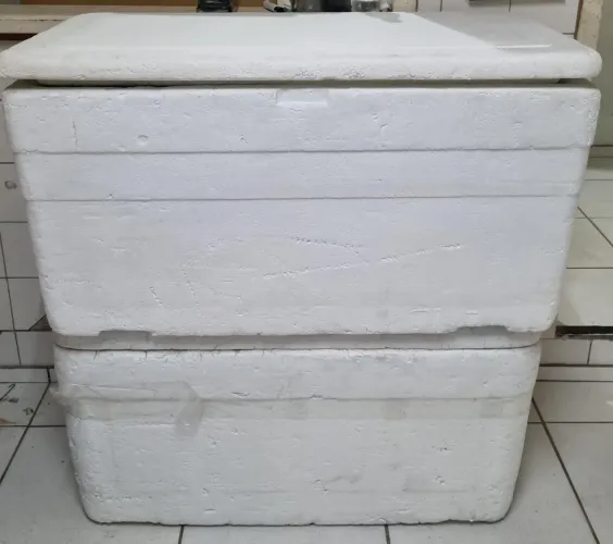 Vendo 2 isopores isopor de 180 litros