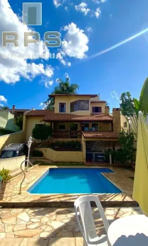 Casa a venda Jardim Paulista em Atibaia, 04 quartos sendo 02 suítes, piscina, churrasqueir