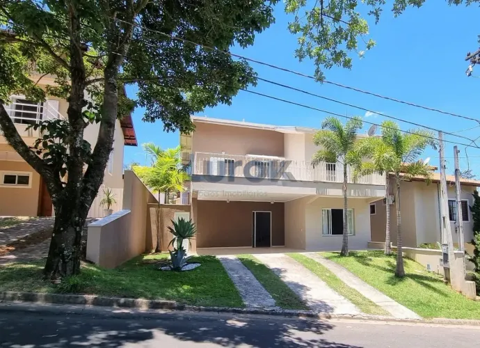 Casa par Locação - Condomínio Vivenda das Quaresmeiras - Valinhos / SP