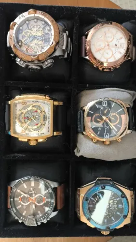 Vendo relógios antigos