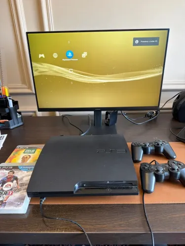 PS3 - 2 controles - 2 jogos - cabos