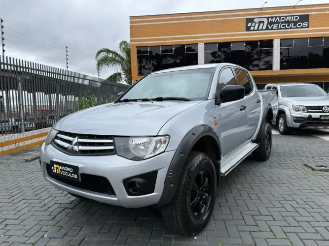 Mitsubishi L200 Triton HPE 3.2 CD TB Int.diesel AUT 2013