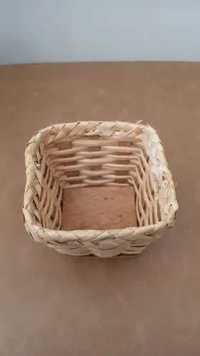 Cestinha quadrada 14cm x 14cm X 10cm altura