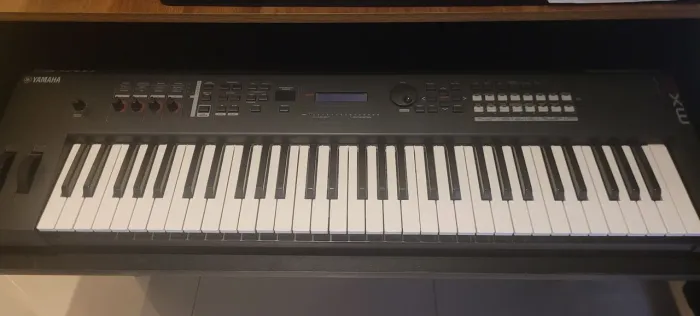 Teclado/Sintetizador/Controlador Yamaha MX 61